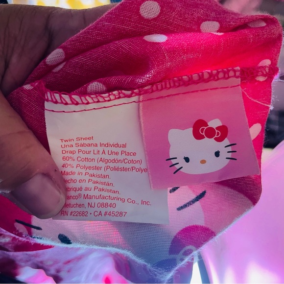 Sanrio hello kitty fitted sheet twin hello kitty pink sheet with bow detail 2012 - Picture 4 of 6